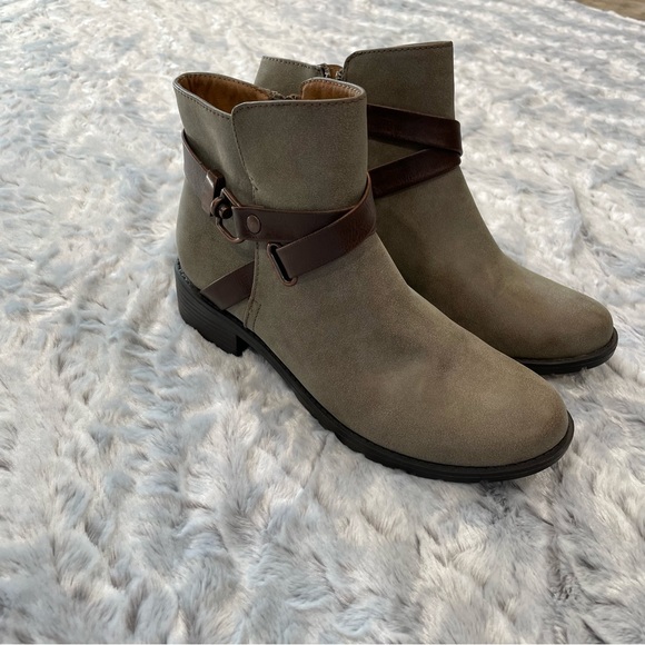 I Heart Comfort Ankle booties - Picture 2 of 13
